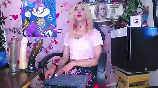 Snapshot of flaquita_corall chatting on March 13, 2025, 1:43 am flaquita corall online show from March 13, 2025, 1:43 am
