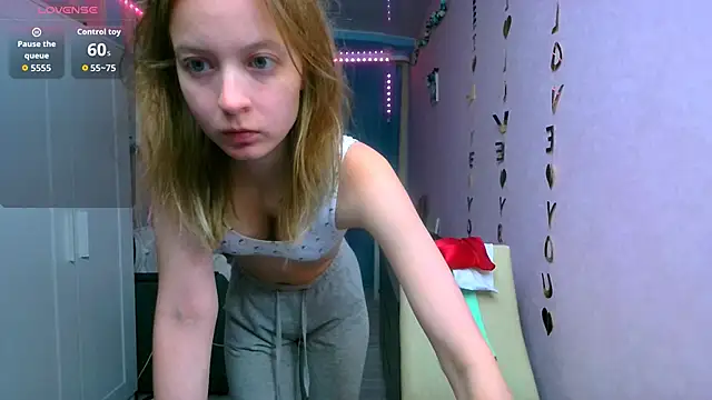 Snapshot of __Aphrodita__wow__ chatting on October 4, 2025, 1:12 pm Aphrodita wow online show from October 4, 2025, 1:12 pm