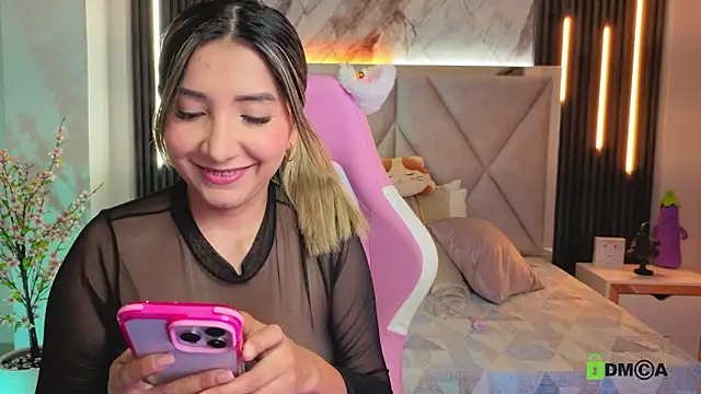 Snapshot of Happy_tits chatting on March 10, 2026, 2:10 pm Happy tits online show from March 10, 2026, 2:10 pm