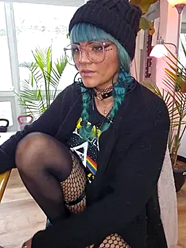 anyalikestosuck online show from December 3, 2025, 8:19 pm