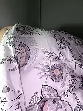 Snapshot of pigboybi chatting on January 25, 2025, 3:30 am pigboybi online show from January 25, 2025, 3:30 am