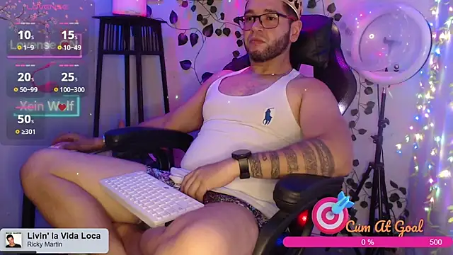 Snapshot of Xein_WoIf chatting on October 29, 2025, 2:32 am Xein WoIf online show from October 29, 2025, 2:32 am