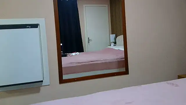 Kellynha Sweet online show from March 8, 2026, 12:05 am