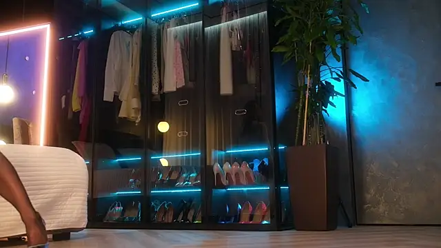 Snapshot of Rikka_Moore chatting on November 24, 2025, 11:21 am Rikka Moore online show from November 24, 2025, 11:21 am