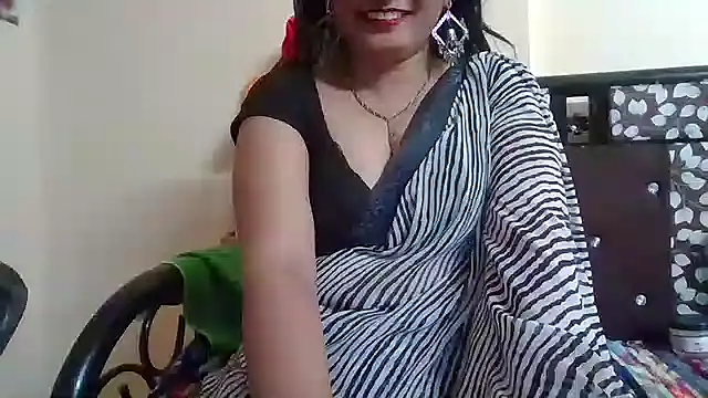 Snapshot of NautyBabe chatting on October 8, 2025, 5:13 pm NautyBabe online show from October 8, 2025, 5:13 pm