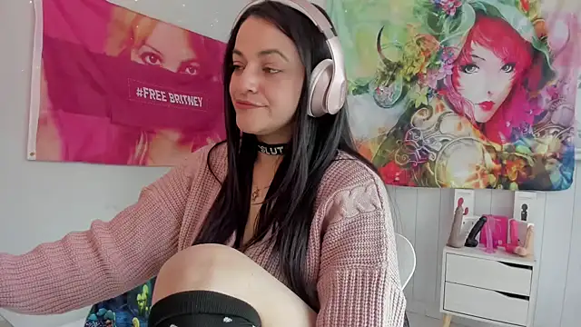 LovelyAzucena online show from October 3, 2025, 3:02 pm