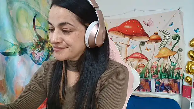 LovelyAzucena online show from July 8, 2026, 2:29 pm