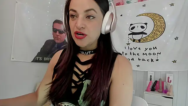 LovelyAzucena online show from September 26, 2025, 2:02 pm