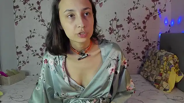 Snapshot of Alisagold90 chatting on October 29, 2025, 11:20 am Alisagold90 online show from October 29, 2025, 11:20 am