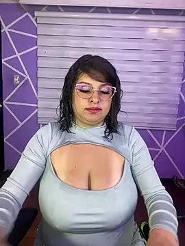 Snapshot of MiiaaJoness chatting on July 23, 2026, 4:25 pm MiiaaJoness online show from July 23, 2026, 4:25 pm