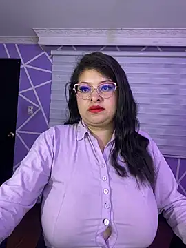 Snapshot of MiiaaJoness chatting on May 15, 2026, 5:16 am MiiaaJoness online show from May 15, 2026, 5:16 am
