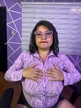 Snapshot of MiiaaJoness chatting on July 28, 2026, 4:39 pm MiiaaJoness online show from July 28, 2026, 4:39 pm