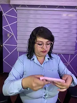 Snapshot of MiiaaJoness chatting on July 8, 2026, 4:40 pm MiiaaJoness online show from July 8, 2026, 4:40 pm