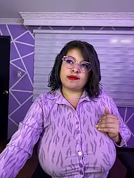 Snapshot of MiiaaJoness chatting on June 4, 2026, 3:38 pm MiiaaJoness online show from June 4, 2026, 3:38 pm