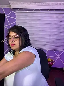 Snapshot of MiiaaJoness chatting on July 29, 2026, 3:11 pm MiiaaJoness online show from July 29, 2026, 3:11 pm