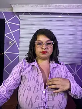 Snapshot of MiiaaJoness chatting on July 28, 2026, 8:52 pm MiiaaJoness online show from July 28, 2026, 8:52 pm