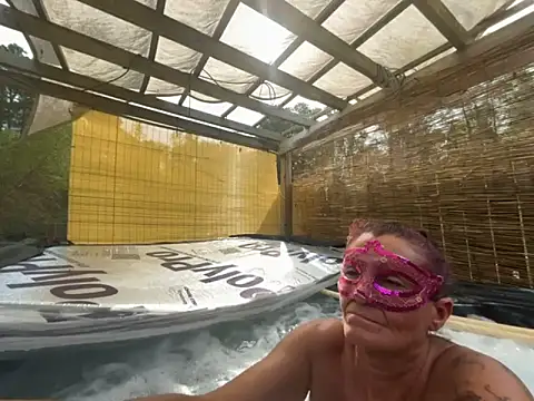 Snapshot of prainxxx22 chatting on October 24, 2025, 6:29 pm prainxxx22 online show from October 24, 2025, 6:29 pm