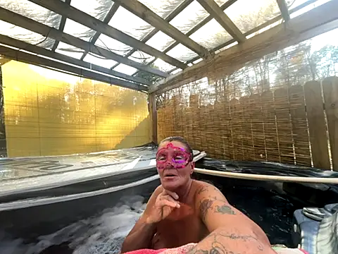 Snapshot of prainxxx22 chatting on November 19, 2025, 7:14 pm prainxxx22 online show from November 19, 2025, 7:14 pm