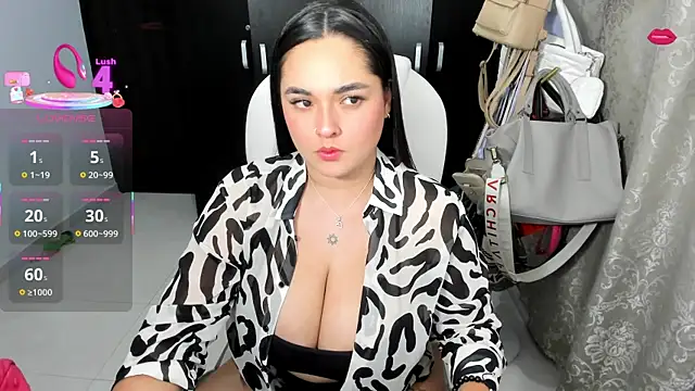 Snapshot of CelesteBrucee chatting on February 16, 2025, 11:39 pm CelesteBrucee online show from February 16, 2025, 11:39 pm