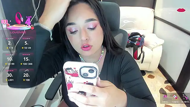 Snapshot of CelesteBrucee chatting on March 21, 2025, 11:23 pm CelesteBrucee online show from March 21, 2025, 11:23 pm