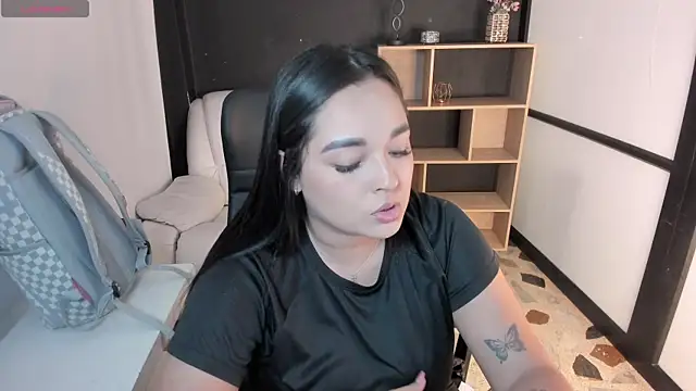 Snapshot of CelesteBrucee chatting on November 16, 2025, 7:51 pm CelesteBrucee online show from November 16, 2025, 7:51 pm