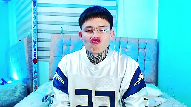  justinmoon2 online show from June 4, 2026, 5:12 am