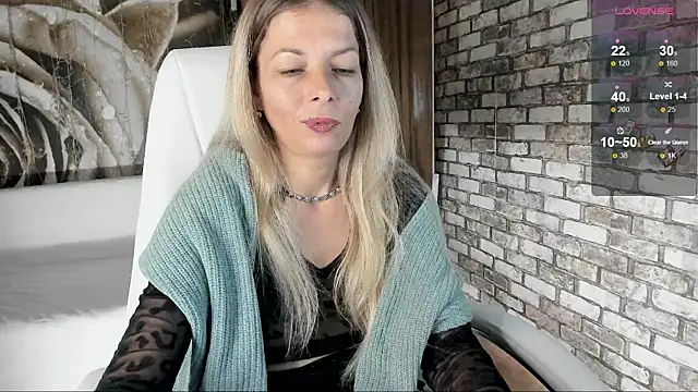 Snapshot of Eva_Melow chatting on September 28, 2025, 2:13 pm Eva Melow online show from September 28, 2025, 2:13 pm