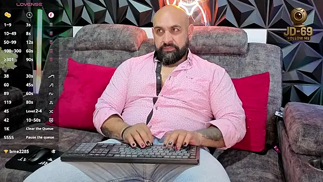 JD-69 online show from October 7, 2025, 7:48 pm