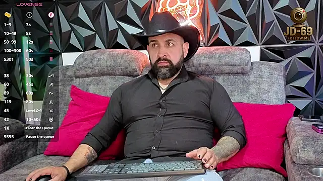 JD-69 online show from October 21, 2025, 7:02 pm