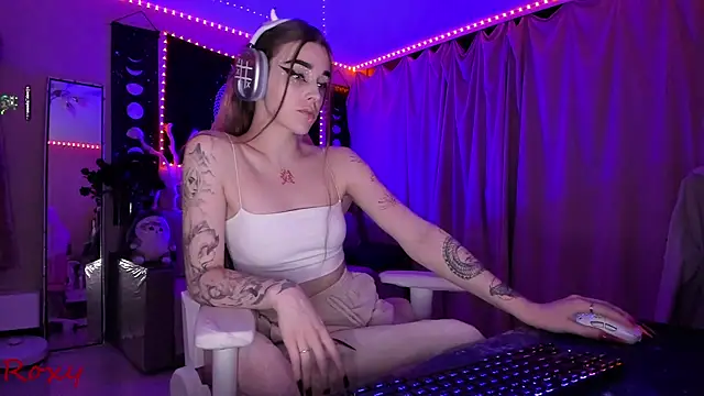 wet dream  online show from December 3, 2025, 9:47 pm