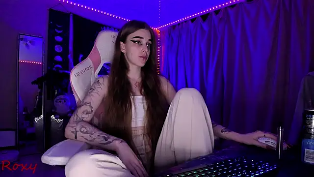 wet dream  online show from November 27, 2025, 10:10 pm