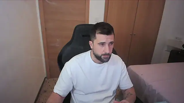 Snapshot of alex877x chatting on December 15, 2025, 10:10 am alex877x online show from December 15, 2025, 10:10 am