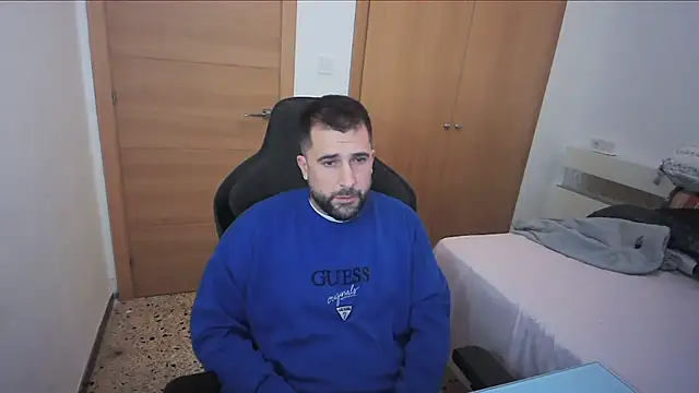 Snapshot of alex877x chatting on November 18, 2025, 8:39 am alex877x online show from November 18, 2025, 8:39 am