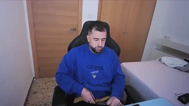 Snapshot of alex877x chatting on November 16, 2025, 12:10 pm alex877x online show from November 16, 2025, 12:10 pm