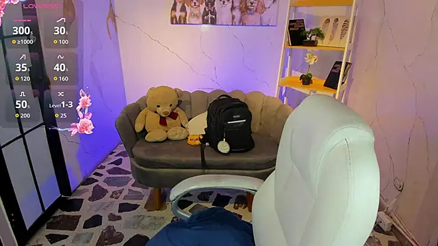 Snapshot of NiickyJones chatting on October 31, 2025, 9:54 pm NiickyJones online show from October 31, 2025, 9:54 pm