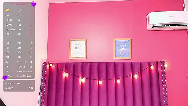 Snapshot of littlee_emilyy_ chatting on February 6, 2025, 9:22 am littlee emilyy  online show from February 6, 2025, 9:22 am