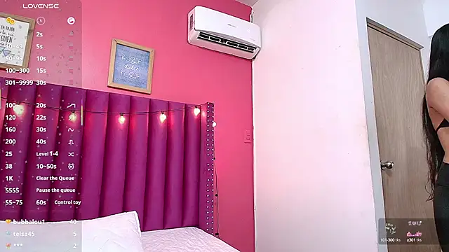 Snapshot of littlee_emilyy_ chatting on February 12, 2025, 3:07 am littlee emilyy  online show from February 12, 2025, 3:07 am