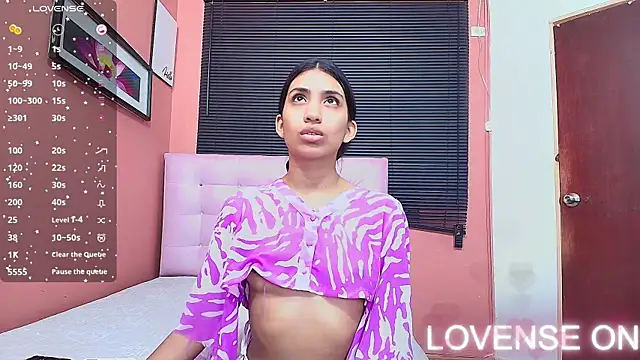 Snapshot of littlee_emilyy_ chatting on December 29, 2024, 1:38 pm littlee emilyy  online show from December 29, 2024, 1:38 pm