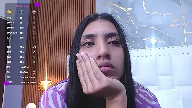 Snapshot of littlee_emilyy_ chatting on January 15, 2025, 9:13 am littlee emilyy  online show from January 15, 2025, 9:13 am