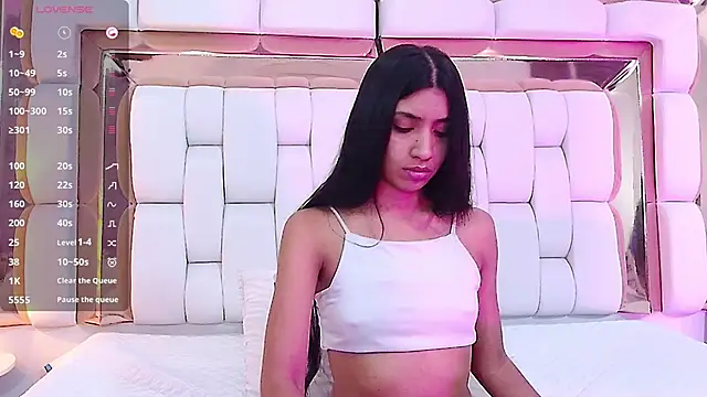 Snapshot of littlee_emilyy_ chatting on February 27, 2025, 3:08 am littlee emilyy  online show from February 27, 2025, 3:08 am