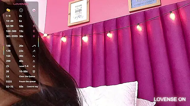 Snapshot of littlee_emilyy_ chatting on February 12, 2025, 6:08 am littlee emilyy  online show from February 12, 2025, 6:08 am