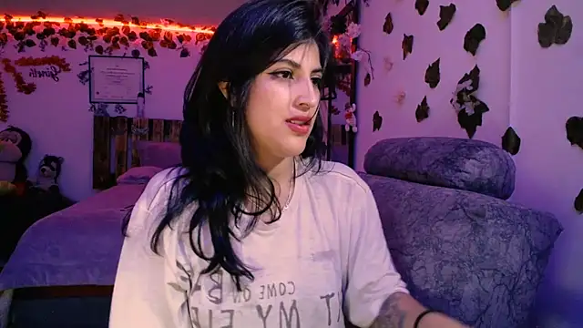 Snapshot of azahar__ziiz chatting on January 22, 2025, 1:53 am azahar  ziiz online show from January 22, 2025, 1:53 am