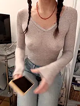 Silvia Zeno online show from November 22, 2025, 7:51 am