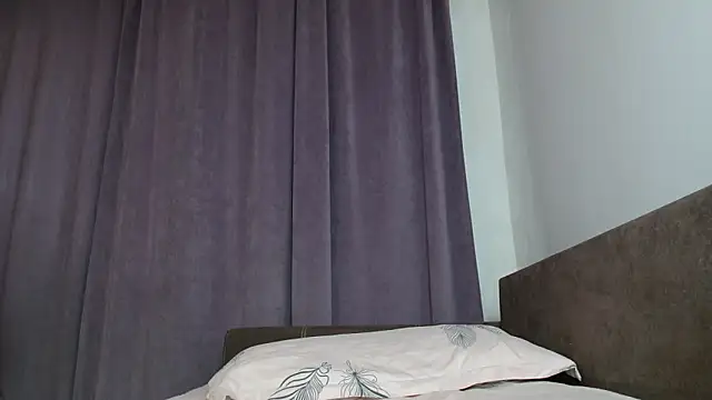 LadyMilfxxx online show from April 13, 2026, 4:27 am