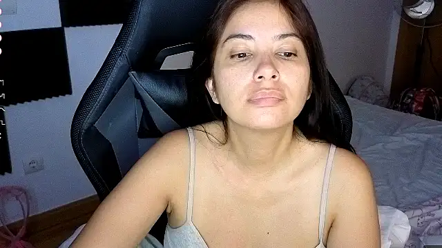 Snapshot of AnnaQueen chatting on July 28, 2026, 2:52 am AnnaQueen online show from July 28, 2026, 2:52 am