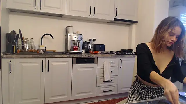 Snapshot of Tasty_Shape chatting on December 12, 2024, 7:08 am Tasty Shape online show from December 12, 2024, 7:08 am