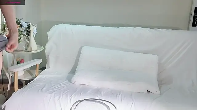 lvy-w online show from March 14, 2026, 5:13 am