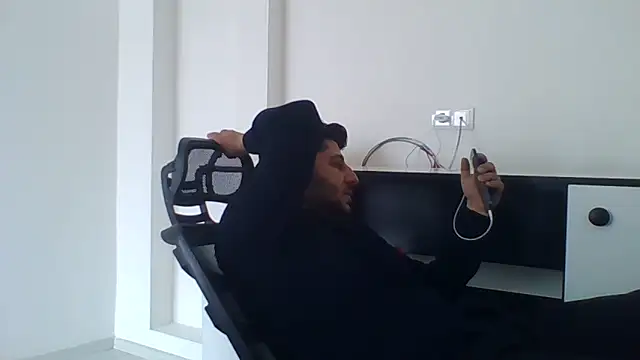 erkekkkadam online show from January 15, 2025, 9:56 am