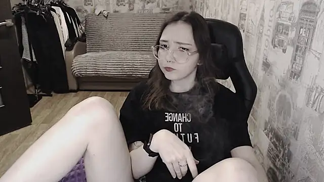 AmeliaKamishiro online show from February 13, 2025, 8:03 pm