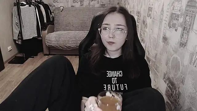 AmeliaKamishiro online show from March 7, 2025, 6:22 pm